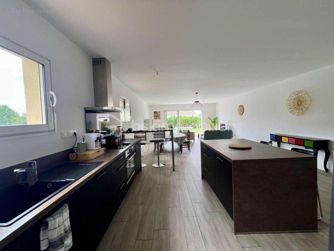 Villa T5 contemporaine de plain-pied de 130 m² avec garage - photo 10