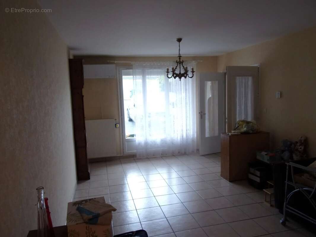 Appartement à YZEURE