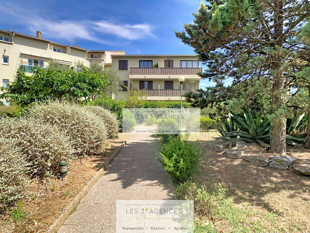 Appartement à COGOLIN