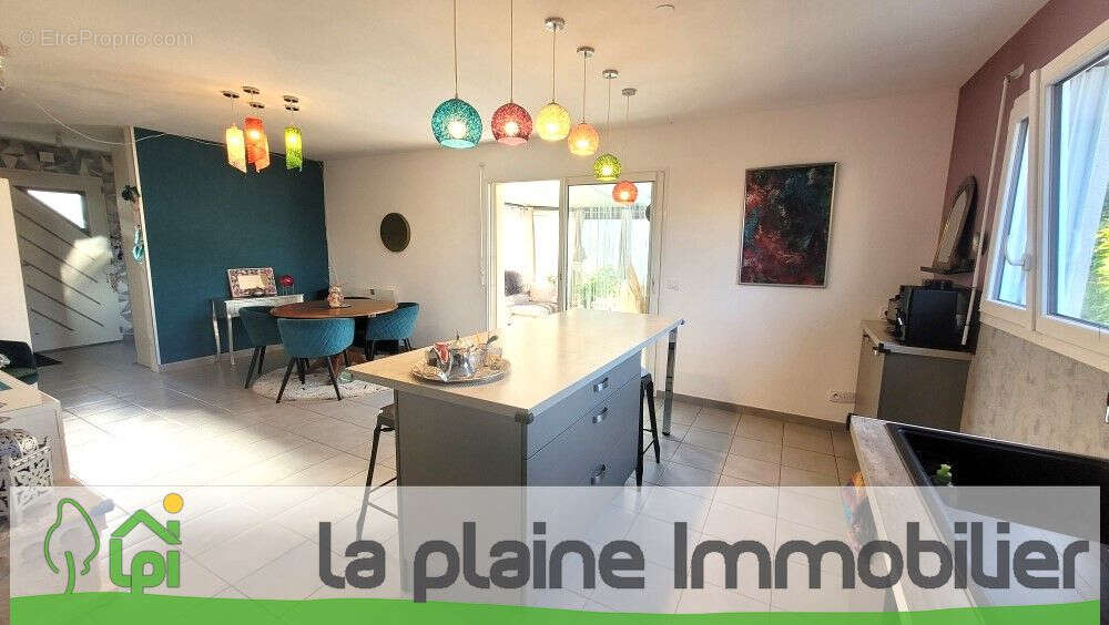 Maison à FLEURY-SUR-ORNE