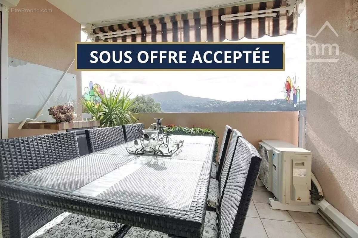 Appartement à CARROS