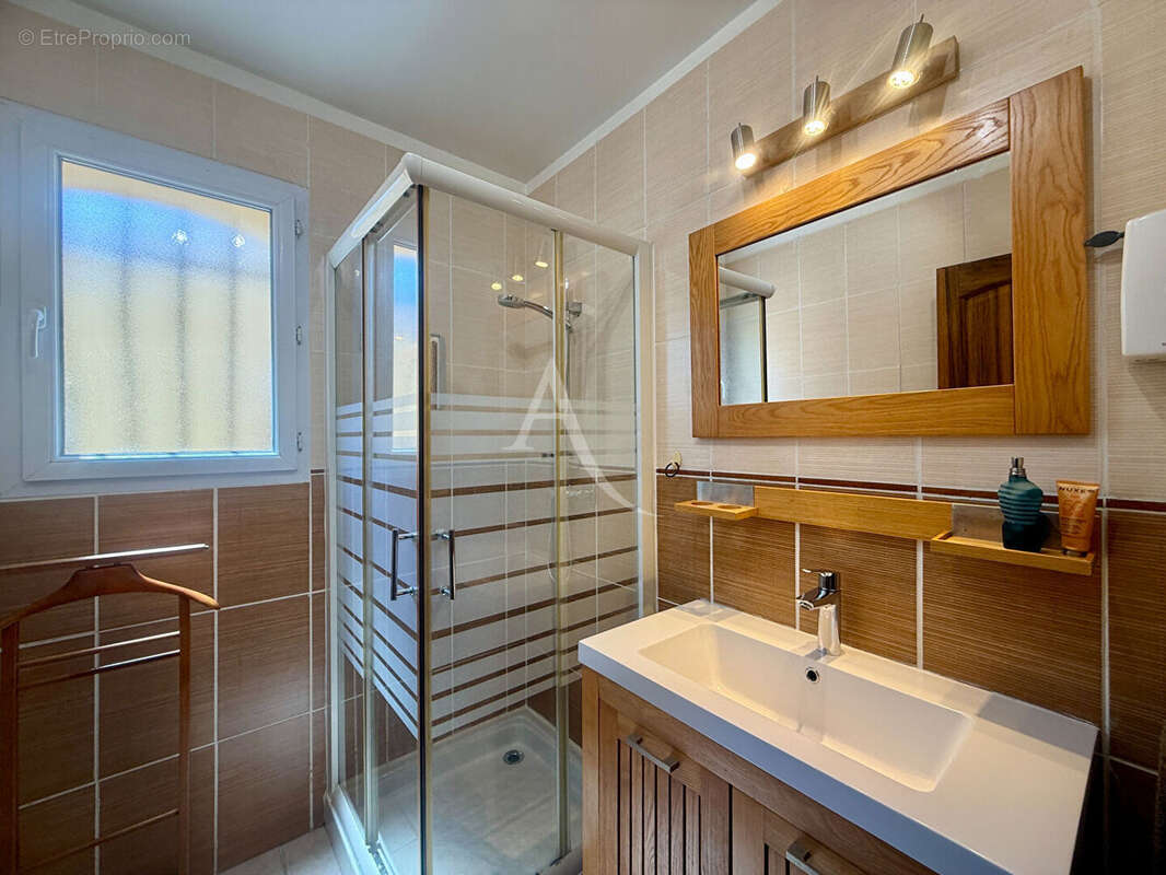 Superbe villa de plain-pied, au calme, piscine ,proche commodités - photo 10