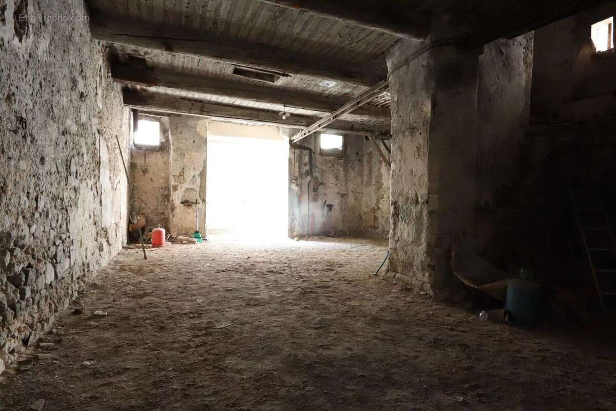 Vente Bureau-local Apt(84400) 189 000ï¿œ - photo 4