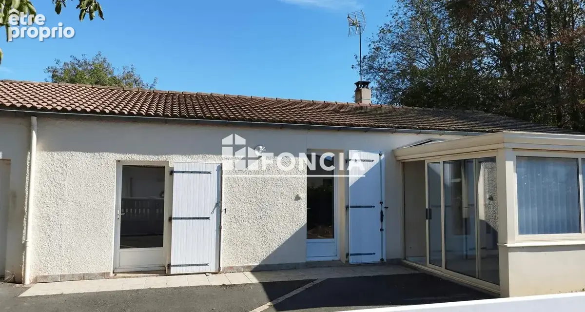Photo Maison à Saint-Martin-Des-Noyers au prix de 165 000€