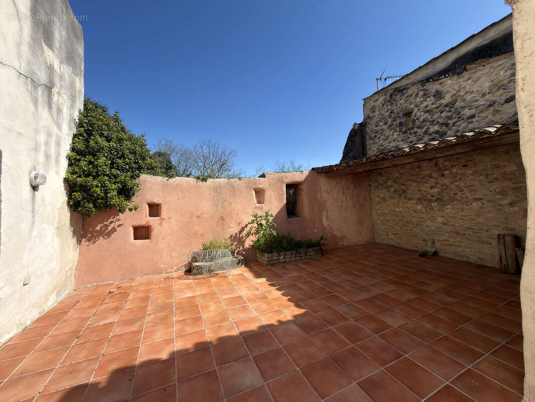 Maison à SAINT-QUENTIN-LA-POTERIE