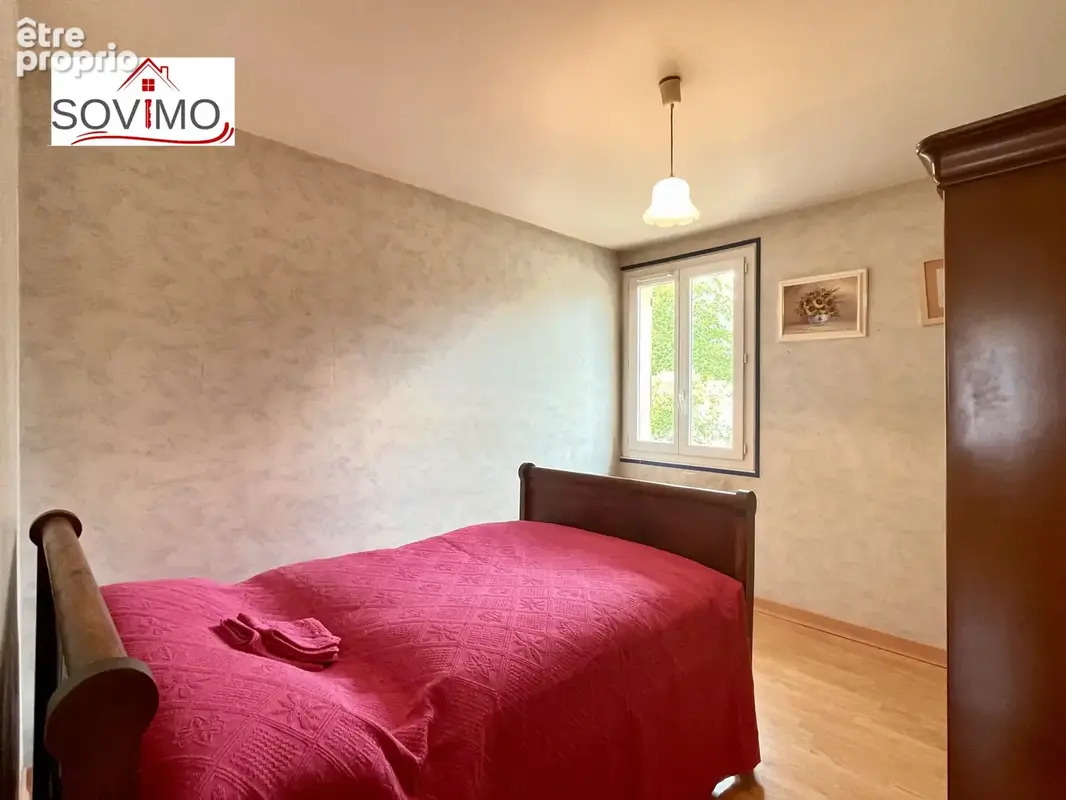 Maison de ville tout confort avec cour et grand garage, 5 chambres. - photo 15
