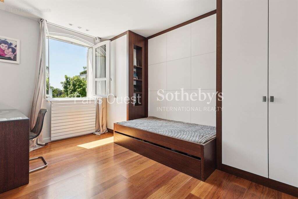 Maison à NEUILLY-SUR-SEINE