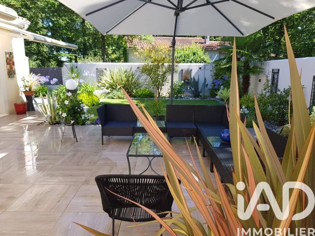 Photo 1 - Maison à ARCES