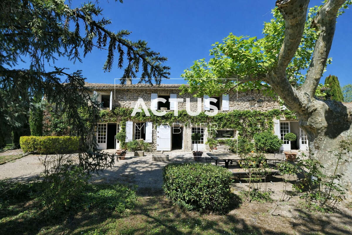Maison à SENAS