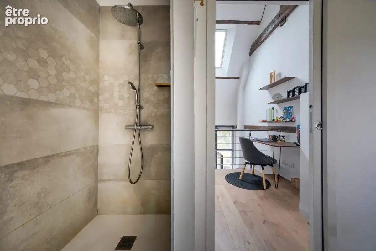 Maison  atypique sur 3 niveaux - 3 chambres - jardin - - photo 14