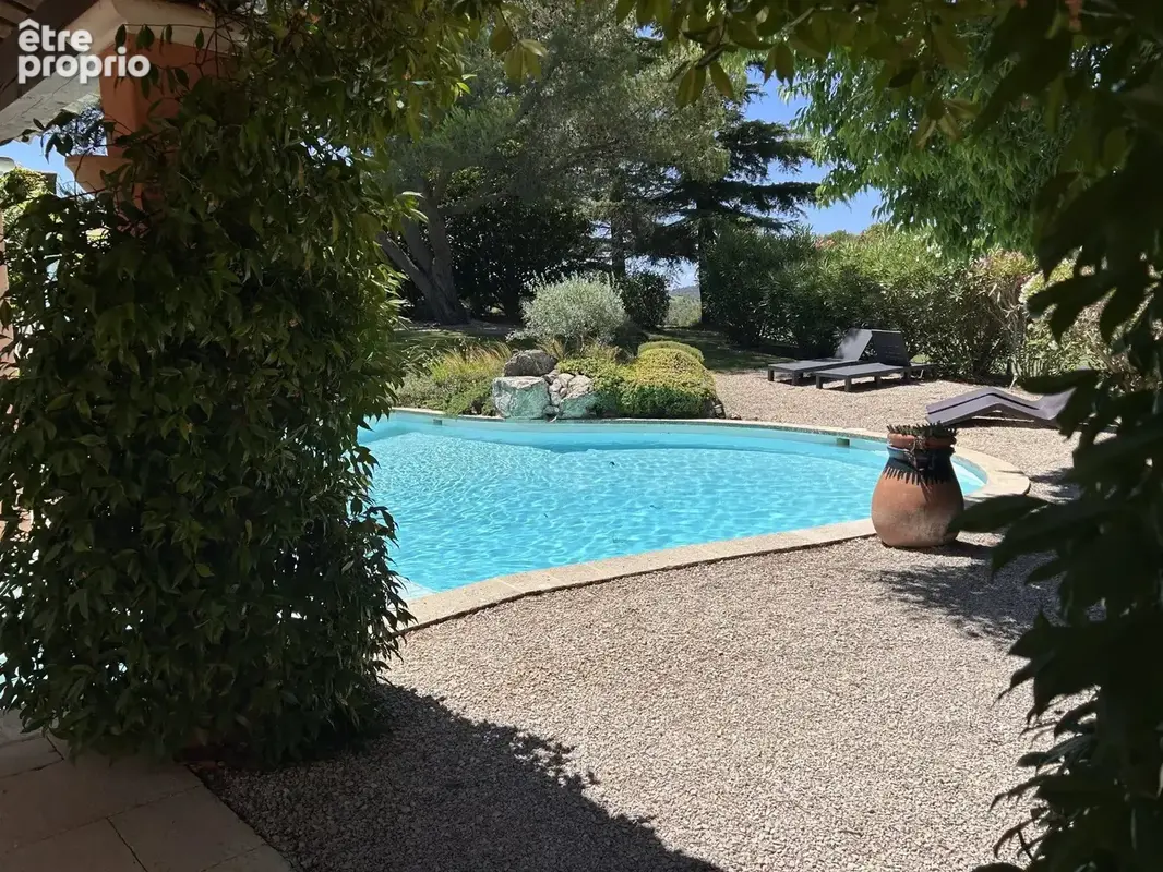 Maison 137 m² à Mallemort  - photo 4