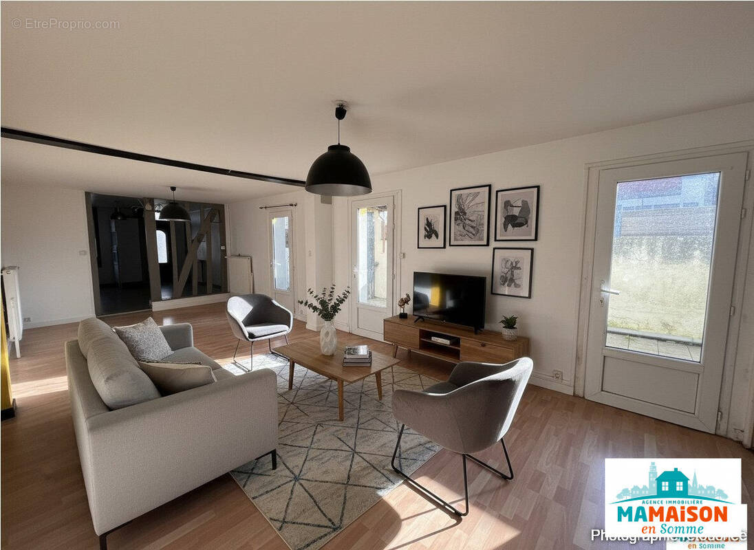 Photo retouchée : projection - Maison à FOUILLOY