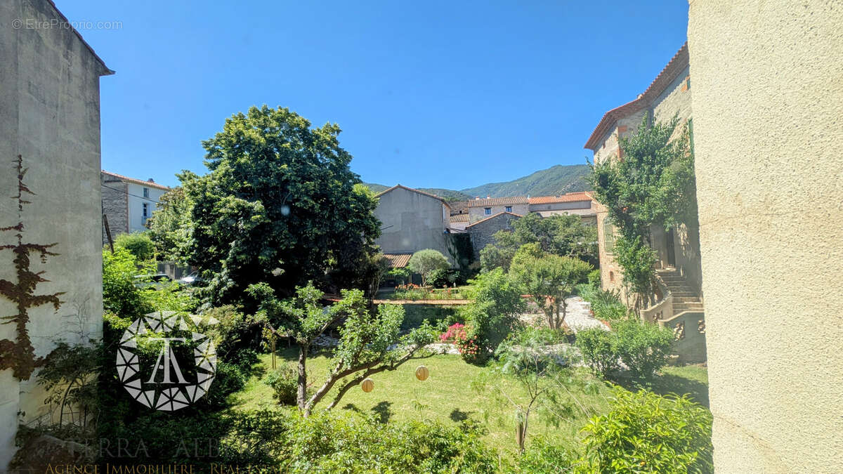 Maison à LAROQUE-DES-ALBERES