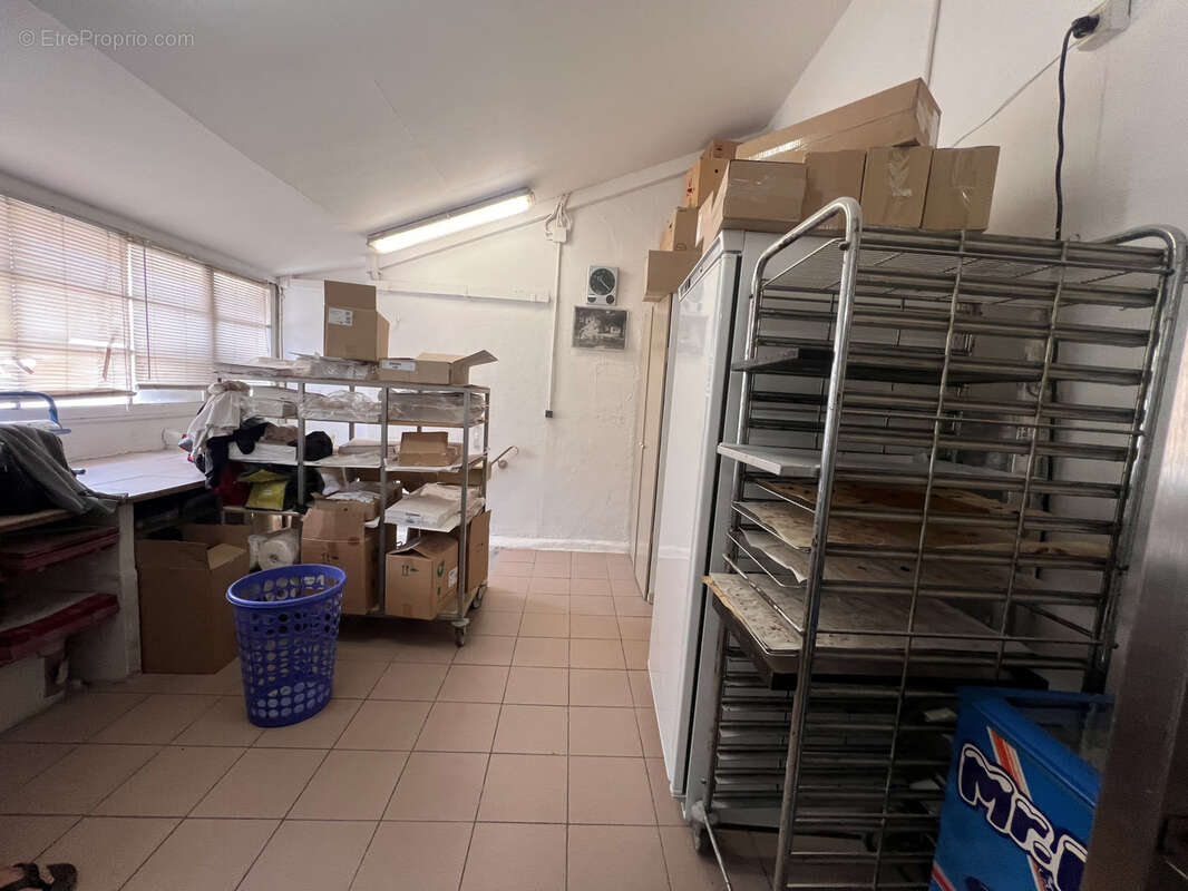 Commerce à MARSEILLE-8E