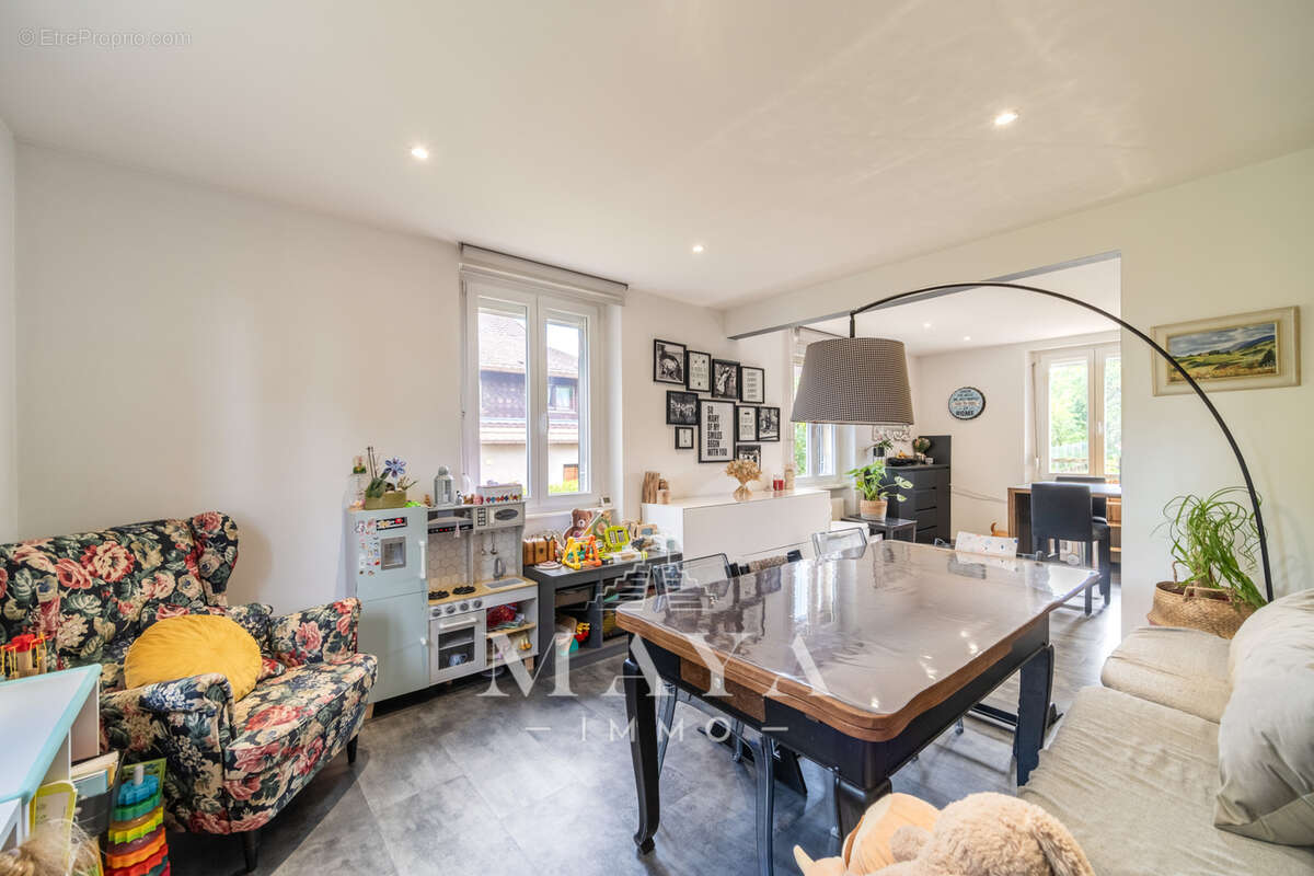 WITTERSDORF, Maison rénovée avec dépendance et grand jardin ! - photo 7