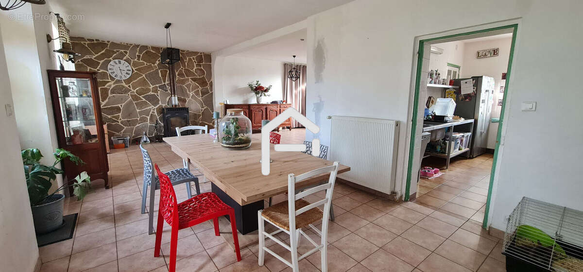 Maison à OBJAT
