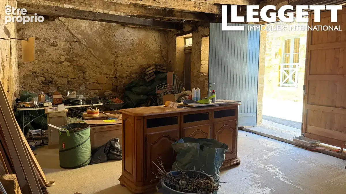 Très belle Grange – extérieur rénové, toiture récente, tout-à-l’égout et électricité. Située cœur d’un village - photo 7