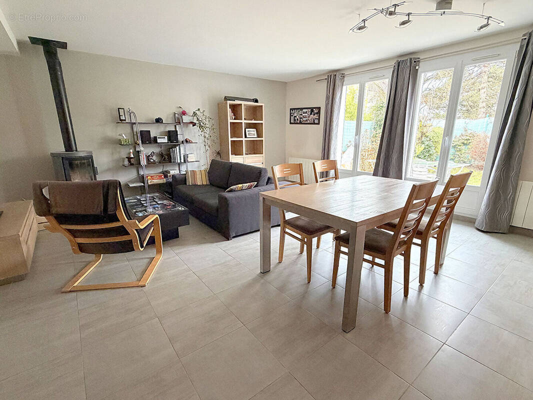 Maison à MONTIGNY-LE-BRETONNEUX