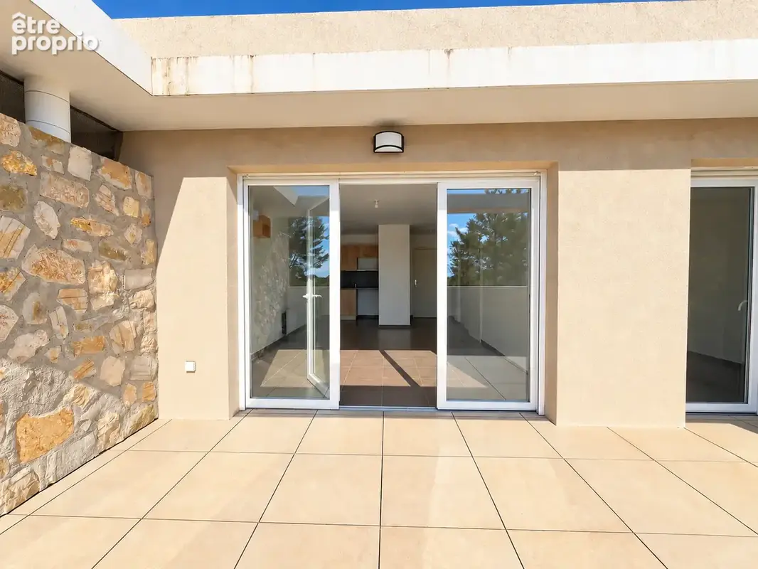 T2 dernier étage avec terrasse XXL, résidence récente, piscine et parking - photo 5