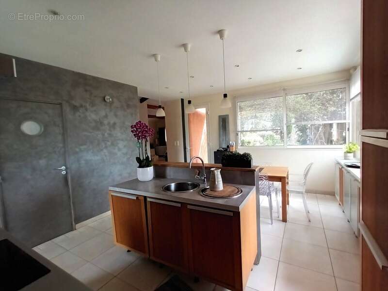 Dpt Gard (30), à vendre NIMES maison P5  - Terrain de 1800 m² - photo 5