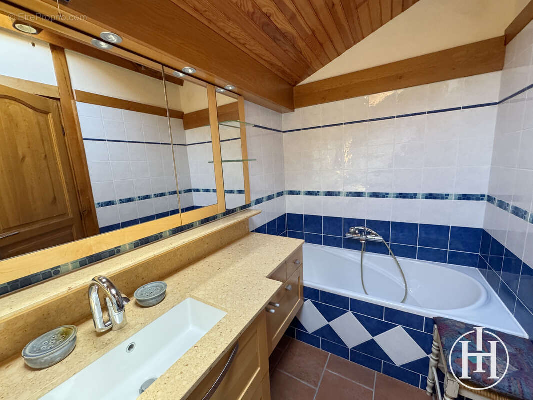 Maison à SAINT-BONNET-TRONCAIS