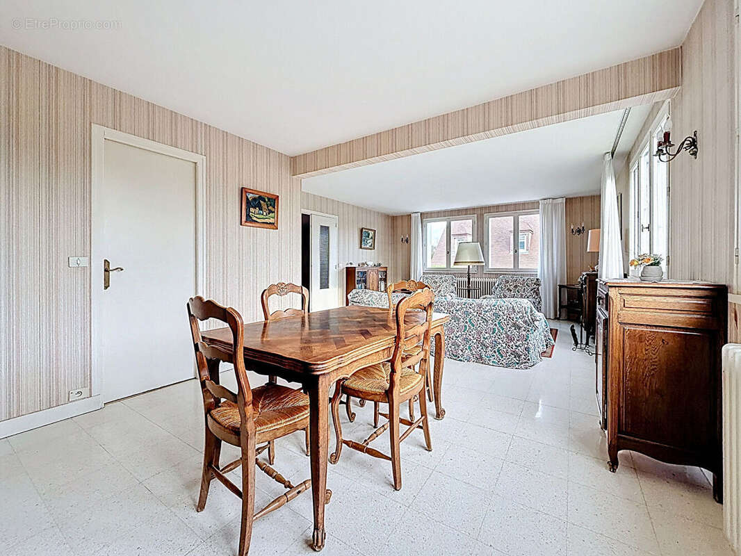 Maison à HOUVILLE-LA-BRANCHE