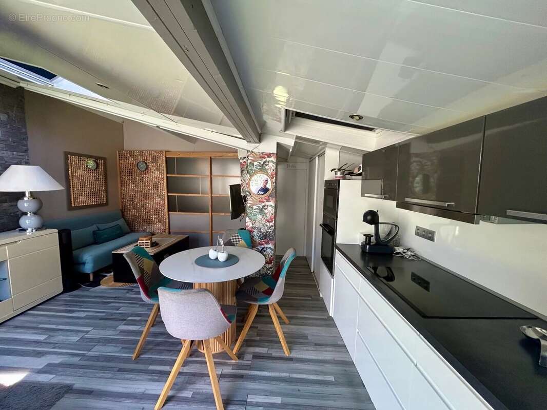 Maison entièrement rénovée très proche de la mer à pieds avec extérieur - photo 5
