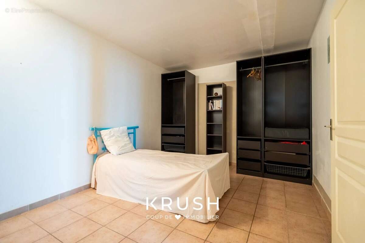 Appartement à MARSEILLE-2E
