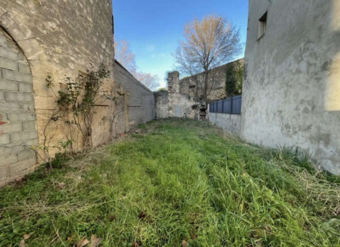 Maison à SALLES-D&#039;AUDE