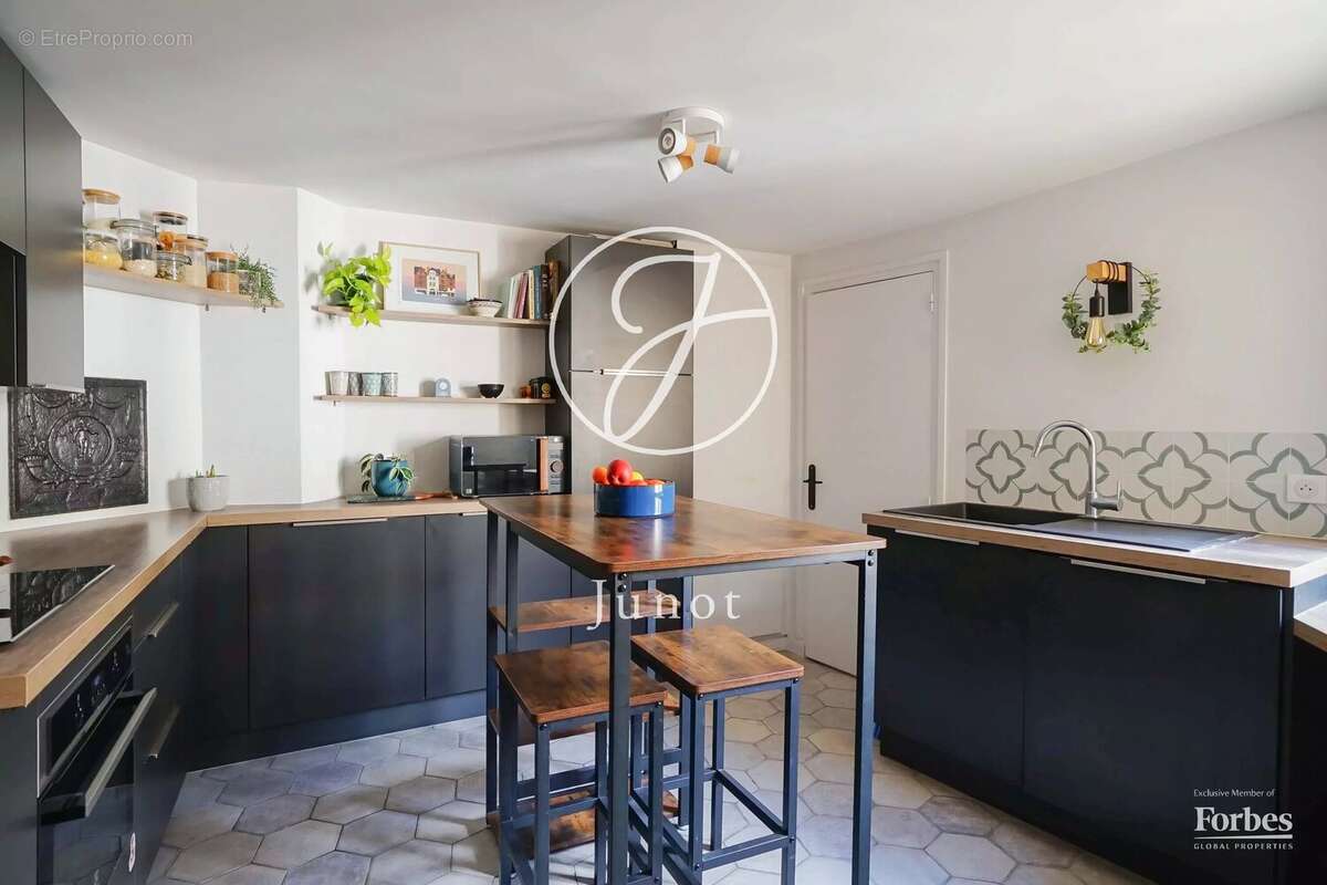 Appartement à PARIS-7E