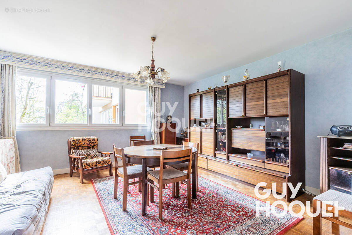 Appartement à SAVIGNY-SUR-ORGE