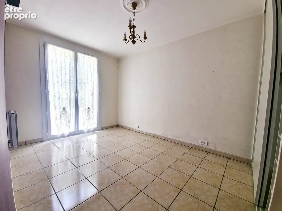 Maison familiale avec jardin plain pied- plein sud   108 m2   Pierrelatte - photo 5