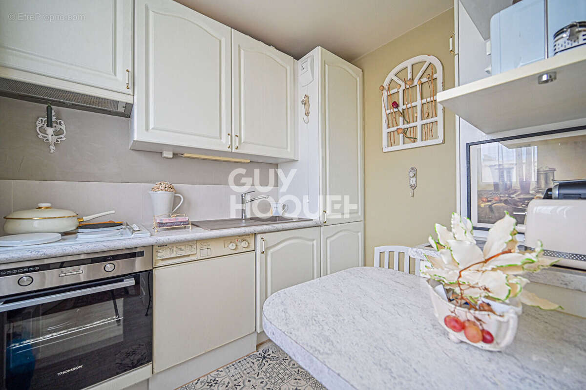 Appartement à CHARENTON-LE-PONT