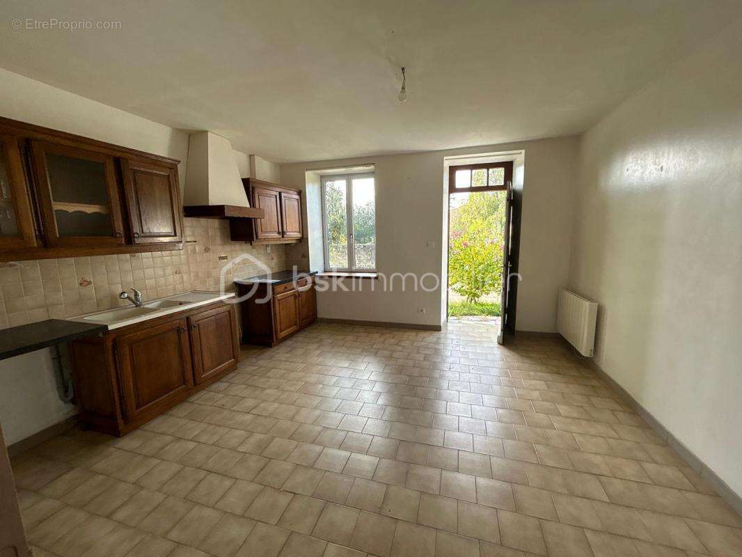 Maison à BRAINS-SUR-GEE