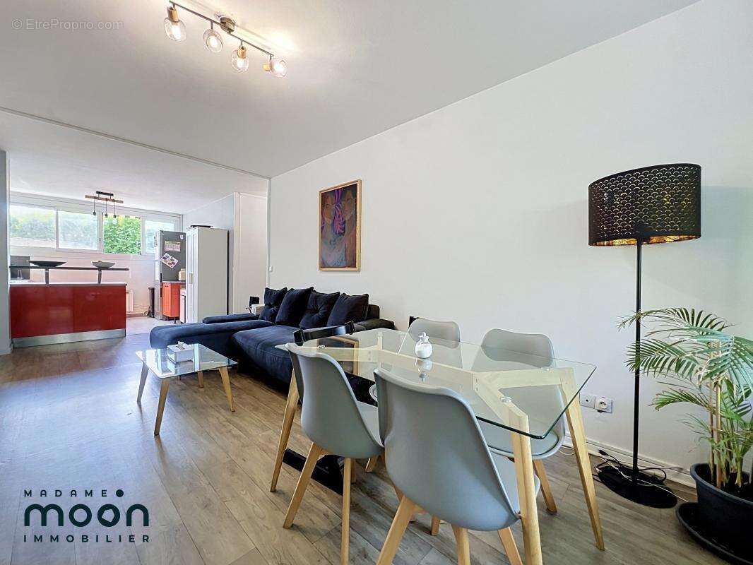 A Vendre - Appartement T3 - Balcon - Cave - Stationnement - photo 3