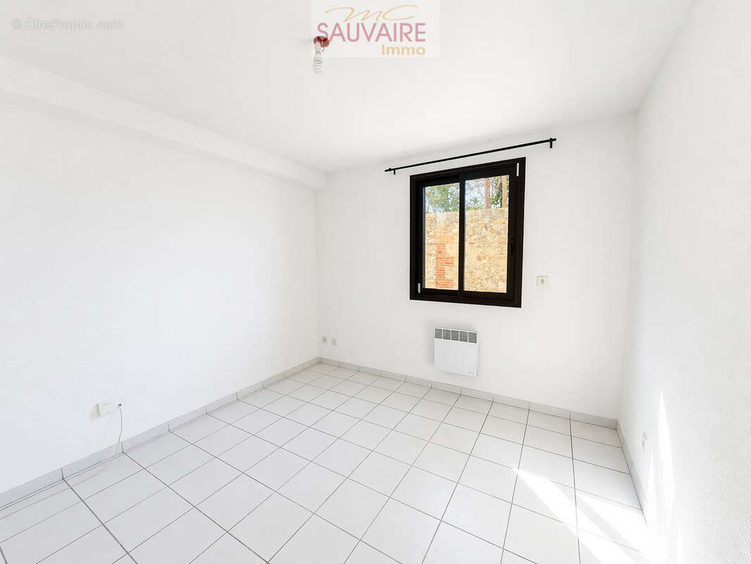 Appartement à SAINT-LAURENT-DE-LA-SALANQUE