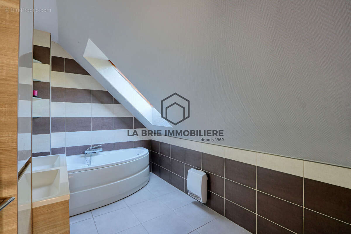 Maison à VILLECRESNES