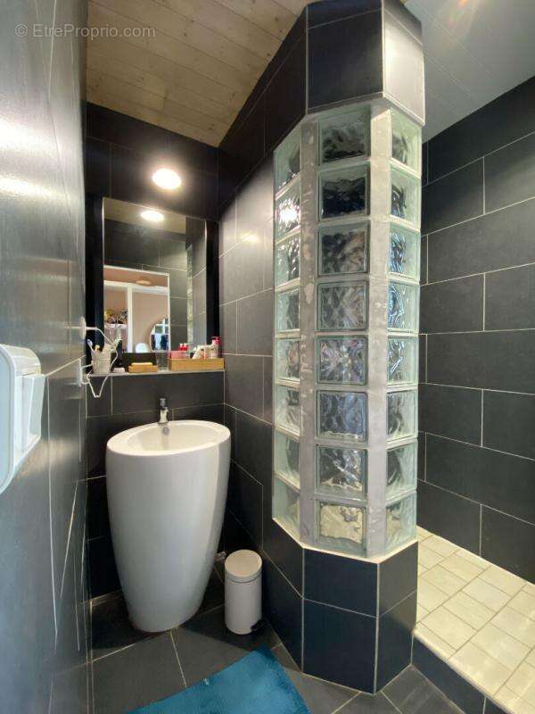 EXCLUSIVITE - Nouveauté Belle Maison Familiale Petit Mars 6 pièce(s) - 143 m2 au sol - Espace Piscine Intérieure 82 M2 - photo 8
