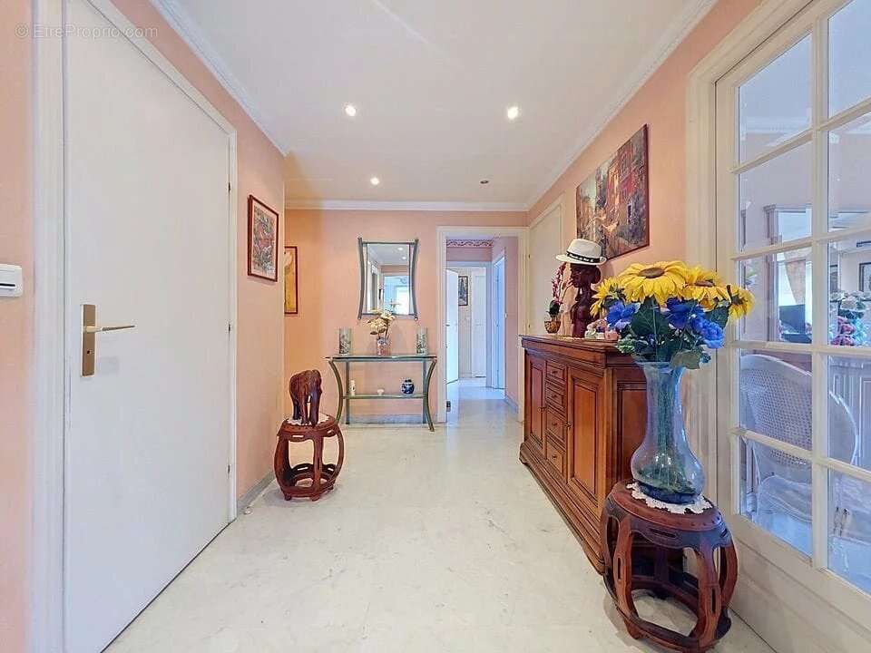 Appartement à LE CANNET