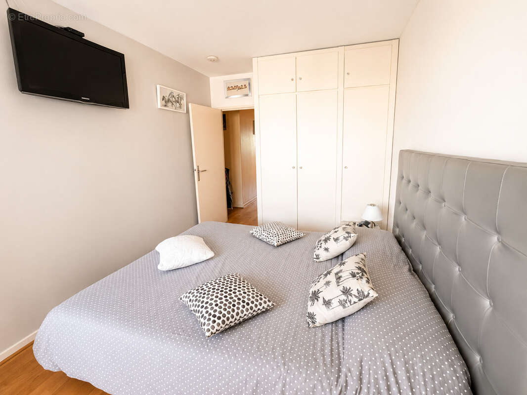 Appartement à COURBEVOIE