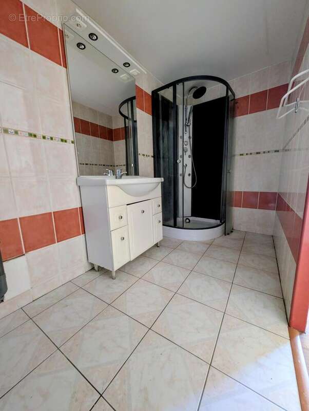 Maison 227 m² à Saint-Antoine-De-Ficalba  - photo 8