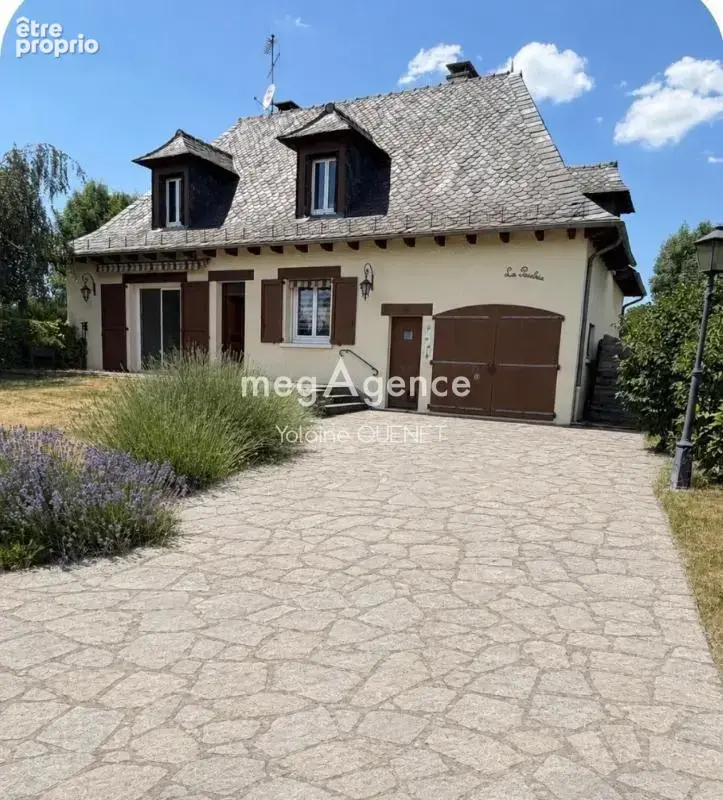 Photo Maison à Therondels au prix de 176 500€
