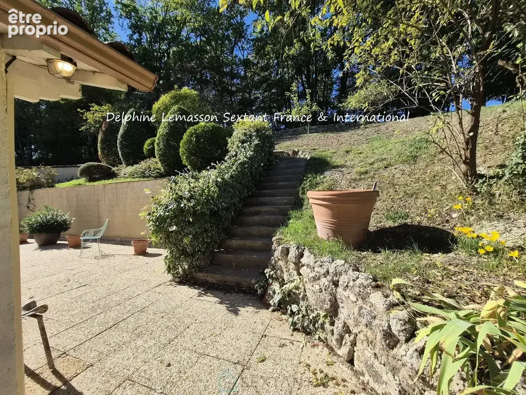 Maison de plain-pied avec Vue panoramique, jardin paysager et Atelier independant - photo 21
