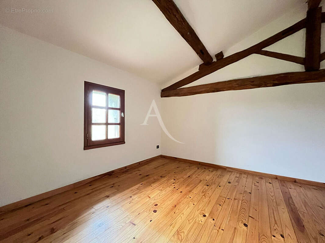 Maison familiale de 135m² avec 5 chambres sur une belle parcelle de près de 7000m² - photo 9