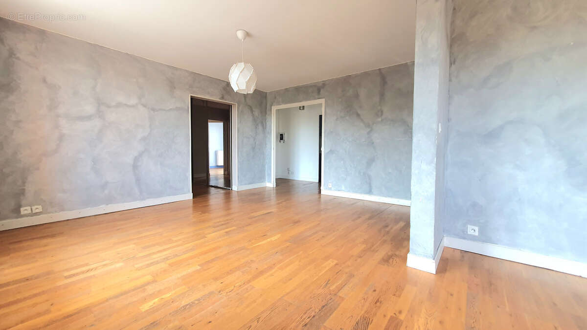 Appartement YZEURE CENTRE 108.12m2 - photo 4