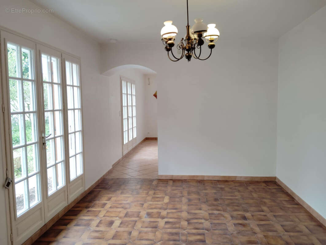Maison à LE COTEAU
