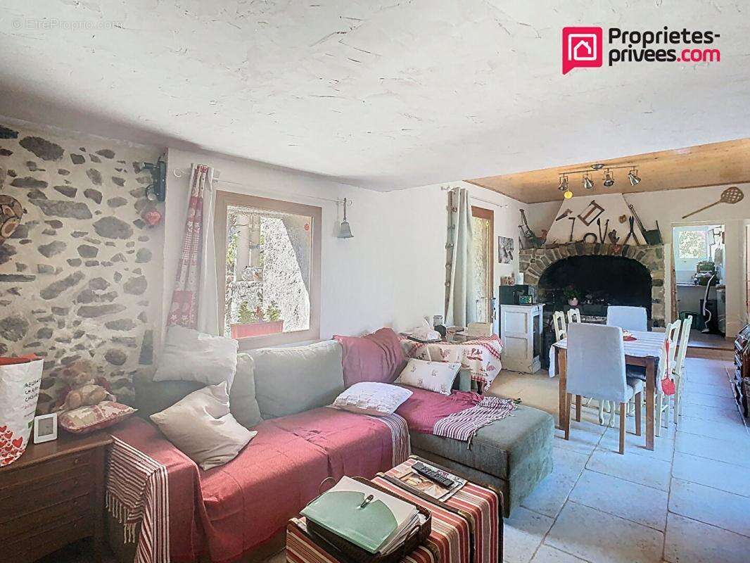 Maison à MOLIERES-CAVAILLAC