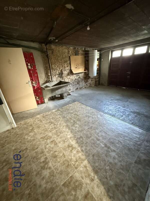 Maison à SAINT-JUNIEN