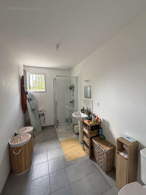 Maison plain pied 3 chambres + garage - vendue avec locataire en place - photo 2
