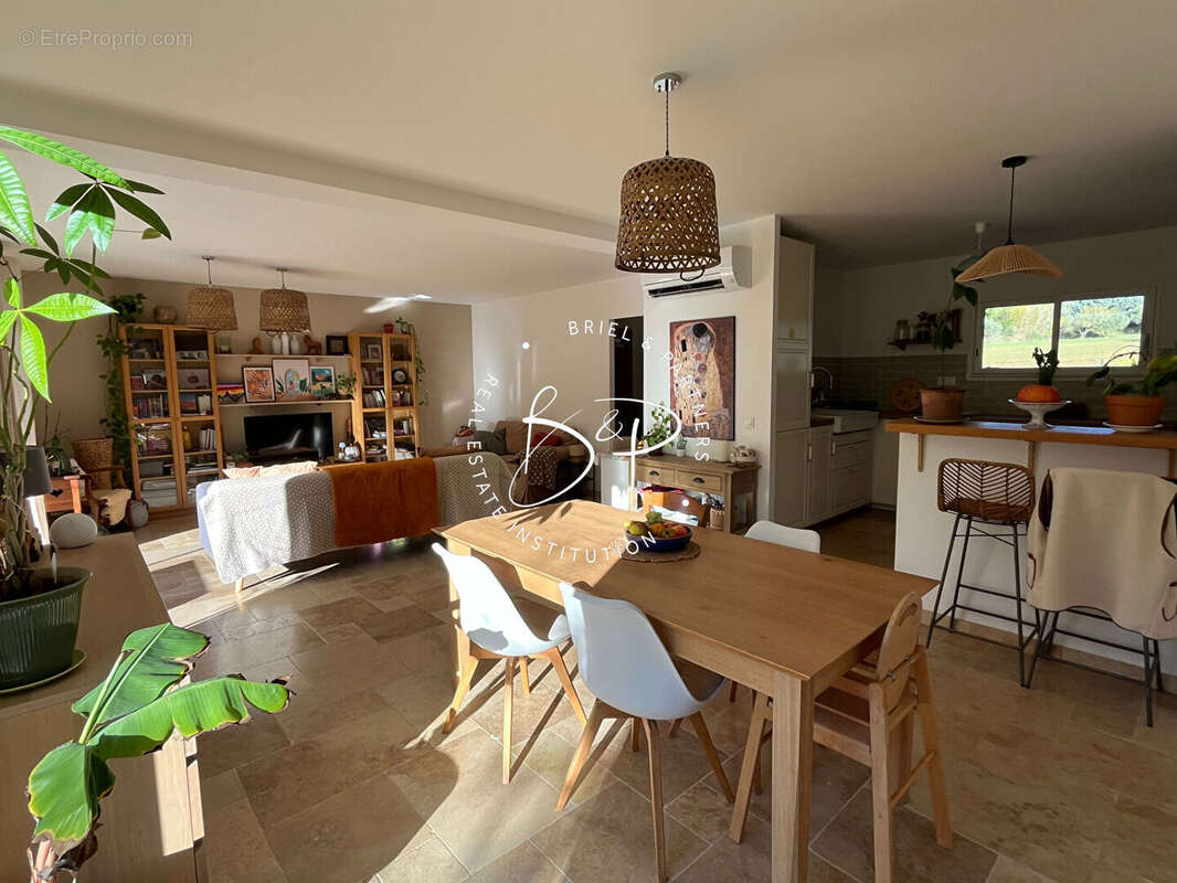 Maison à VILLECROZE